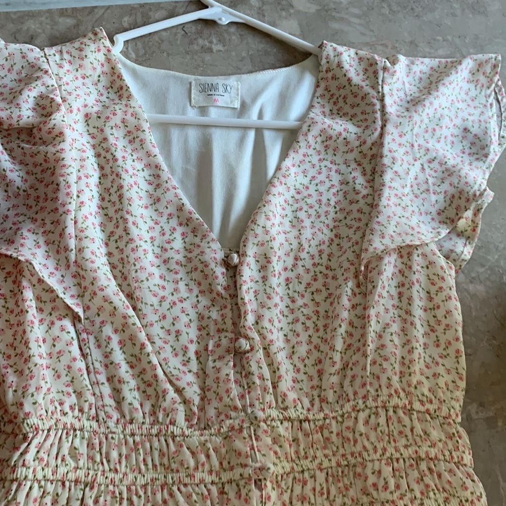 Floral midi dress with flutter sleeve and rouching at waist size M cottage - Picture 7 of 13